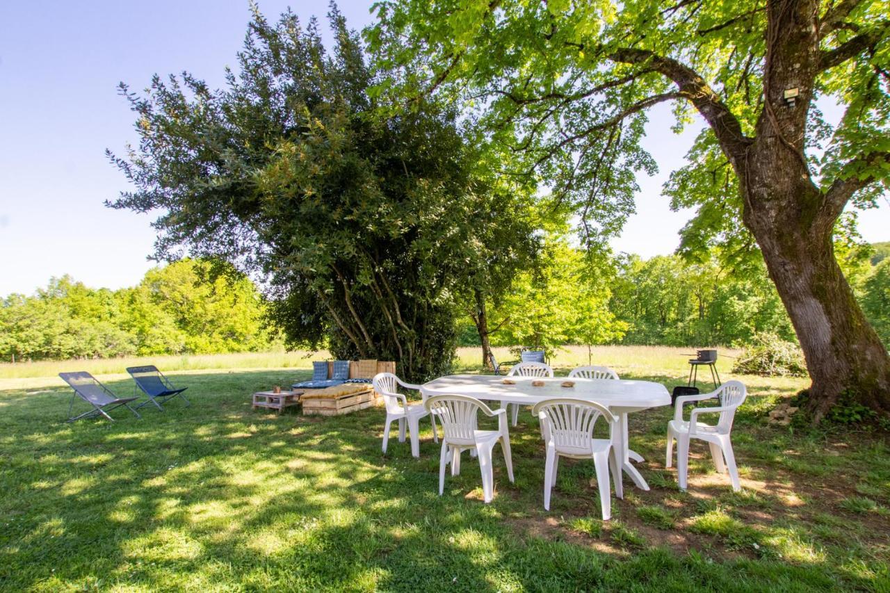 Chez Rénou et Prospérou maison typique du Sarladait Saint-Genies Exterior foto
